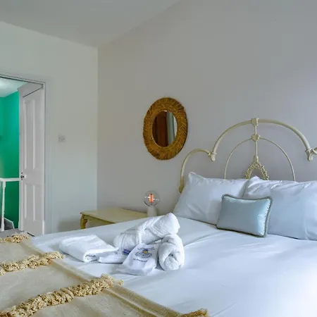 3br House W/ Garden & Patio בית נופש בריסטול