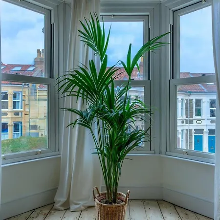 3br House W/ Garden & Patio Semesterbostad Bristol